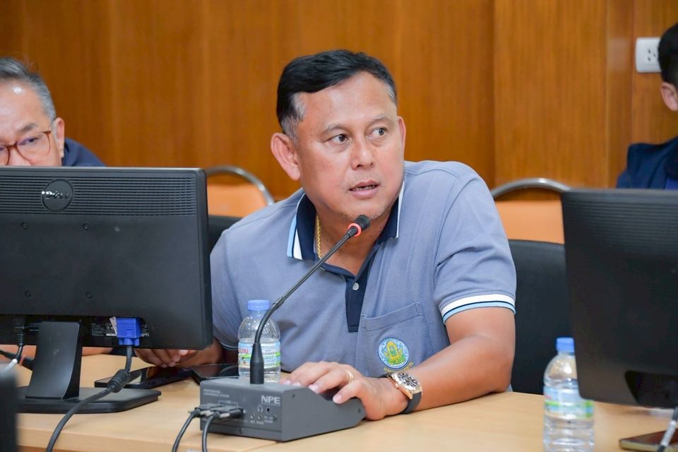 อธิบดีกรมชลฯ นำทีมลุยน้ำอยุธยา สั่งเร่งเคลียร์คลอง วางแผนระบายน้ำเตรียมเพาะปลูกฤดูแล้ง