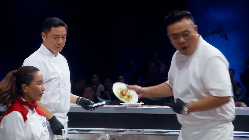 Hell’s Kitchen !! ครัวนรกระเบิดเป็นไฟ  “เชฟวิลเมนต์-เชฟเอียน” ผนึกพลังโหด..จานแตกกระจาย