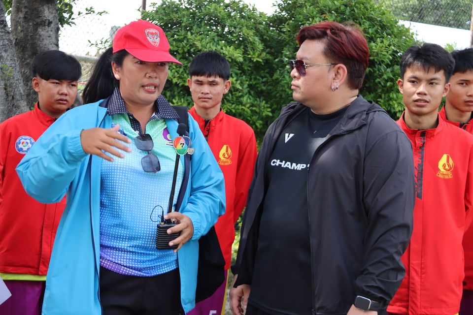 “SPORTS LIFE” บุกสมรภูมิลูกหนังขาสั้น ส่องบรรยากาศรอบสนาม “ฟุตบอลนักเรียน 7 คน แชมป์กีฬา 7HD แชมเปียน คัพ 2025”