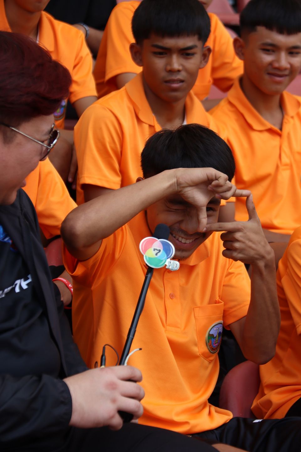 “SPORTS LIFE” บุกสมรภูมิลูกหนังขาสั้น ส่องบรรยากาศรอบสนาม “ฟุตบอลนักเรียน 7 คน แชมป์กีฬา 7HD แชมเปียน คัพ 2025”