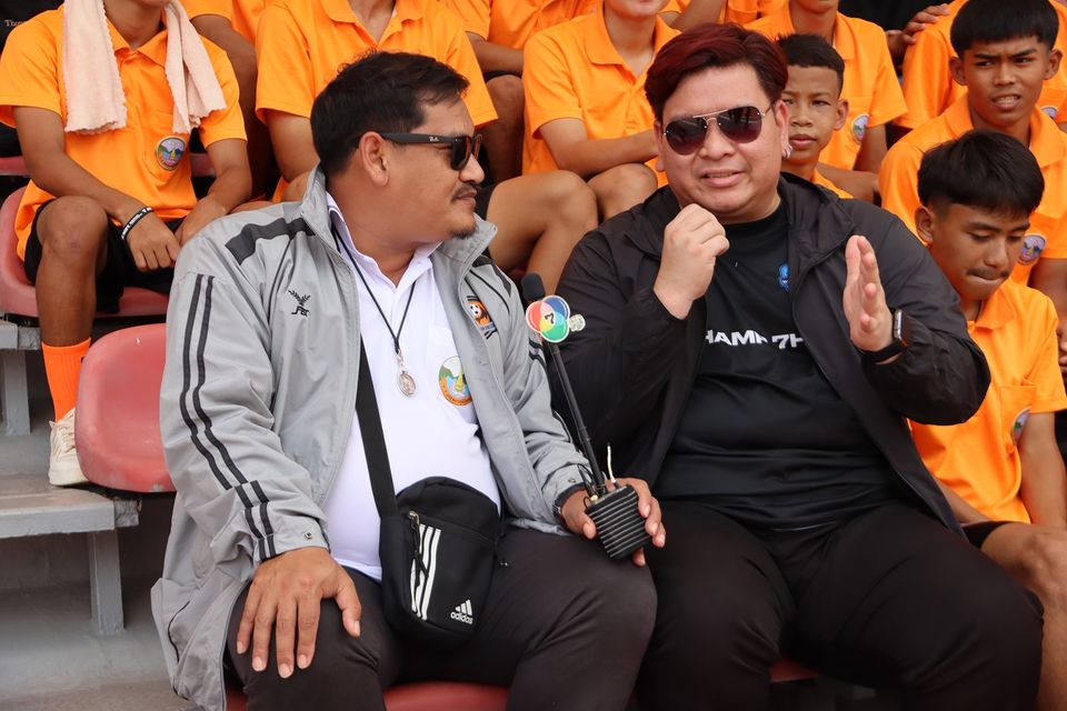 “SPORTS LIFE” บุกสมรภูมิลูกหนังขาสั้น ส่องบรรยากาศรอบสนาม “ฟุตบอลนักเรียน 7 คน แชมป์กีฬา 7HD แชมเปียน คัพ 2025”