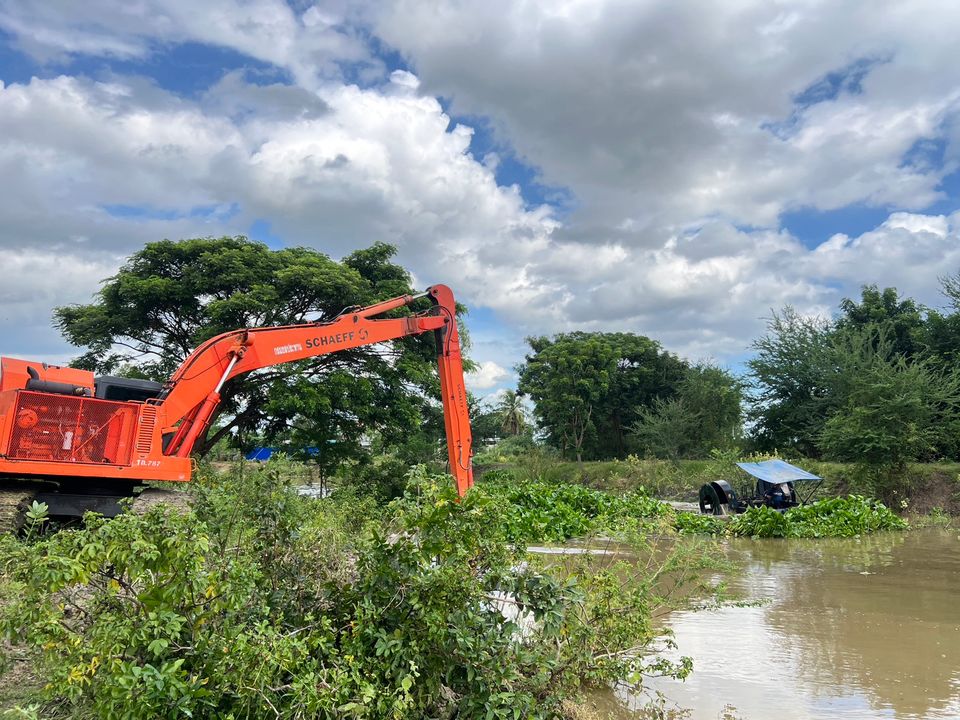 ผักตบ..ต้องกำจัด!!  กรมชลฯ เดินหน้าปฏิบัติการ “คืนคลองใส” เดินหน้ากำจัดผักตบชวาในแหล่งน้ำ