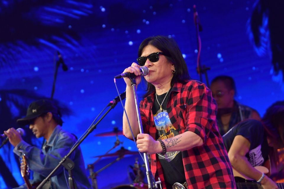  สนุกสุดเหวี่ยง "7 สีคอนเสิร์ต เฟสติวัล” ยกตำนาน “มาลีฮวนน่า” เต็มวง “อ๊อฟ ชนะพล” ร่วมแจม  รุ่นใหญ่ยุค 80  “แม่เม้า-แต๋ม ชรัส” โชว์จัดเต็ม กรี๊ด “แหม่ม-พัชริดา” เซอร์ไพรส์