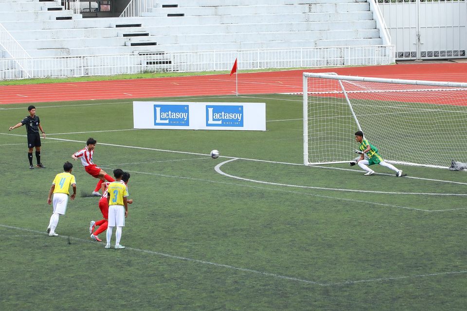 ศึก “ฟุตบอลนักเรียน 7 คน แชมป์กีฬา 7HD แชมเปียน คัพ 2025” มันไม่แผ่ว ทีมวางยังเก๋า “ปทุมคงคา-อัสสัมชัญศรีราชา-ท่าข้ามพิทยาคม” บู๊เดือดทะลุรอบ 128 ทีม