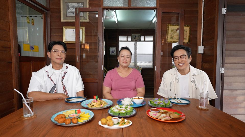 “หนุ่มแท่ง อารามทัวร์” พาเที่ยววัดกัลยาณมิตร วรมหาวิหาร  สักการะ หลวงพ่อโต ซำปอกง พร้อมชิมอาหารย่านกุฎีจีน