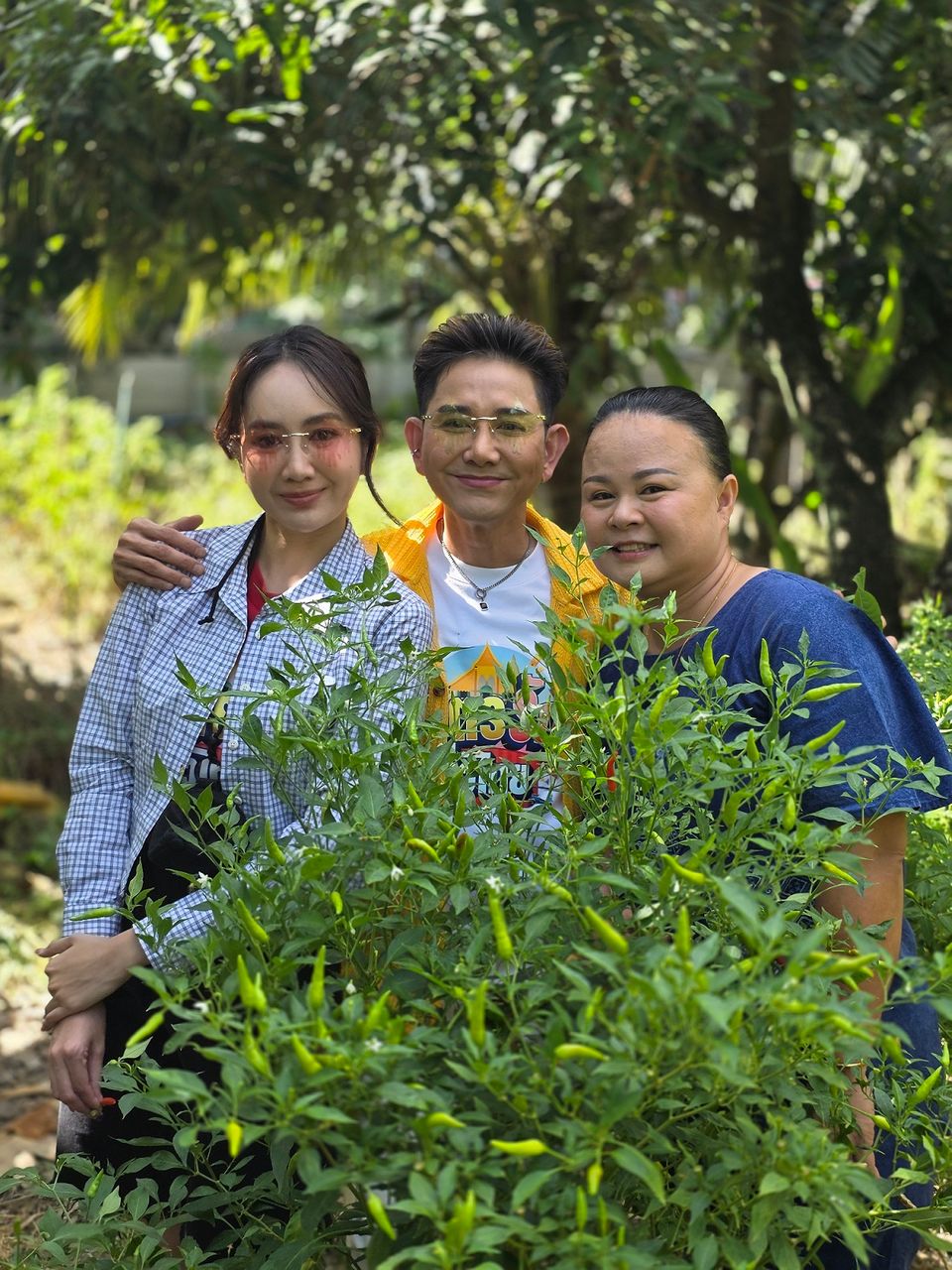 “เอ-แป้ง” พาทัวร์บ้านเกิด อ.วิเศษชัยชาญ จ.อ่างทอง ตามหาของดี “จ๊อปลาส้ม” ที่ “วิสาหกิจชุมชนส่งเสริมอาชีพบ้านห้วยคล้า”