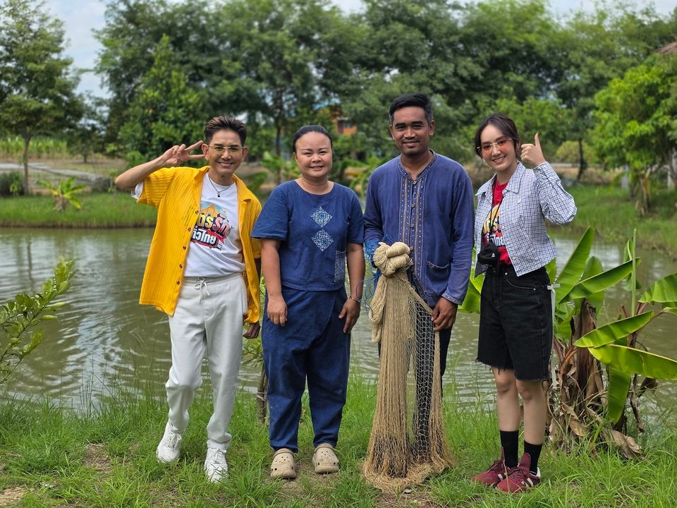 “เอ-แป้ง” พาทัวร์บ้านเกิด อ.วิเศษชัยชาญ จ.อ่างทอง ตามหาของดี “จ๊อปลาส้ม” ที่ “วิสาหกิจชุมชนส่งเสริมอาชีพบ้านห้วยคล้า”