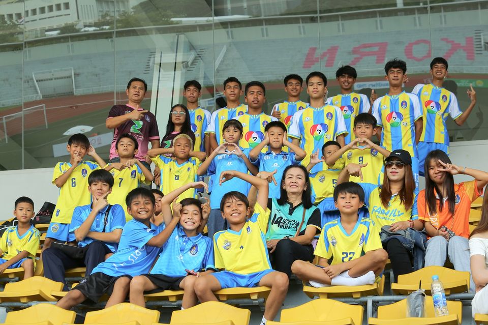 “SPORTS LIFE” วิเคราะห์เกมโค้งสุดท้าย ศึกลูกหนังขาสั้น “ฟุตบอลนักเรียน 7 คน แชมป์กีฬา 7HD แชมเปียน คัพ 2025”