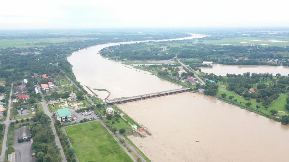 ฝนตกหนักหลายพื้นที่ ทำน้ำเหนือเพิ่มต่อเนื่อง ส่งผลน้ำเจ้าพระยาขยับขึ้นอีกระลอก