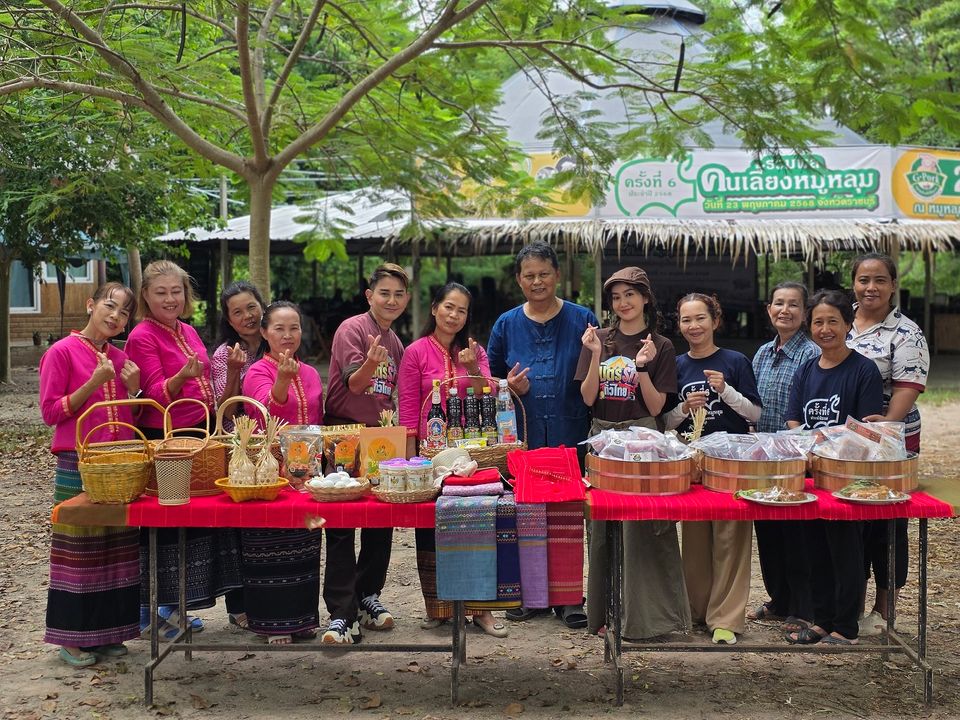 “มิตรรัก ทั่วไทย” พาเที่ยวเมืองโอ่งมังกร จ.ราชบุรี “เอ-แป้ง” ลุยฟาร์มหมูหลุมครบวงจร ที่แรกในประเทศไทย