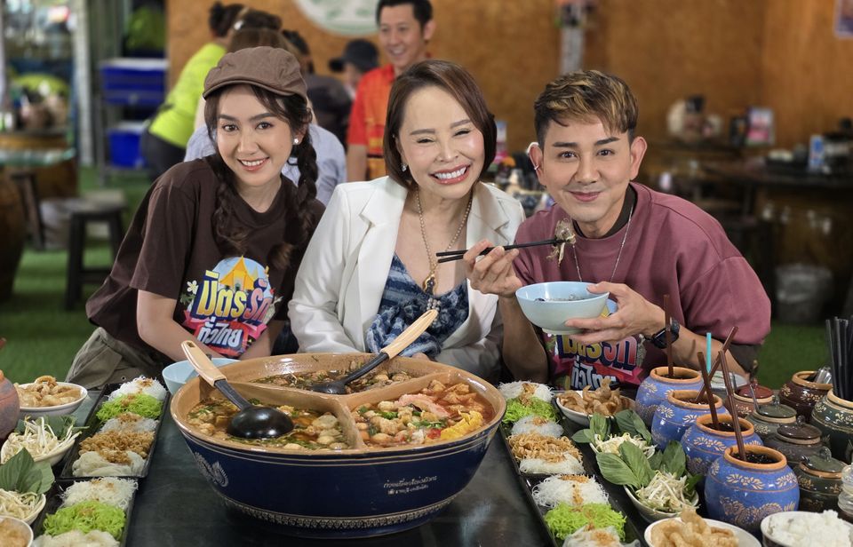 “มิตรรัก ทั่วไทย” พาเที่ยวเมืองโอ่งมังกร จ.ราชบุรี “เอ-แป้ง” ลุยฟาร์มหมูหลุมครบวงจร ที่แรกในประเทศไทย