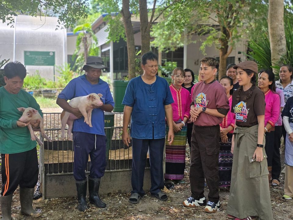 “มิตรรัก ทั่วไทย” พาเที่ยวเมืองโอ่งมังกร จ.ราชบุรี “เอ-แป้ง” ลุยฟาร์มหมูหลุมครบวงจร ที่แรกในประเทศไทย