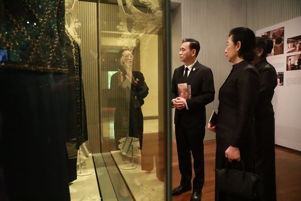 คณะผู้บริหารช่อง 7HD ร่วมพิธีลงนามแสดงความอาลัยถวายแด่ สมเด็จพระนางเจ้าสิริกิติ์ พระบรมราชินีนาถ พระบรมราชชนนีพันปีหลวง ณ ศาลาสหทัยสมาคม พระบรมมหาราชวัง