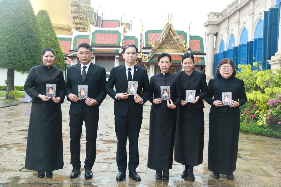 คณะผู้บริหารช่อง 7HD ร่วมพิธีลงนามแสดงความอาลัยถวายแด่ สมเด็จพระนางเจ้าสิริกิติ์ พระบรมราชินีนาถ พระบรมราชชนนีพันปีหลวง ณ ศาลาสหทัยสมาคม พระบรมมหาราชวัง