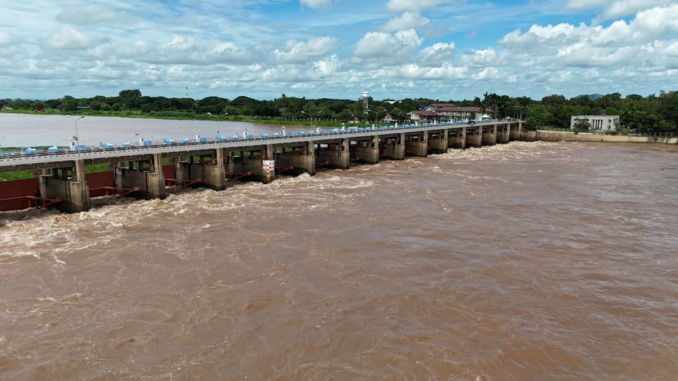น้ำเหนือขึ้นต่อเนื่อง เขื่อนเจ้าพระยาปรับการระบายเพิ่ม