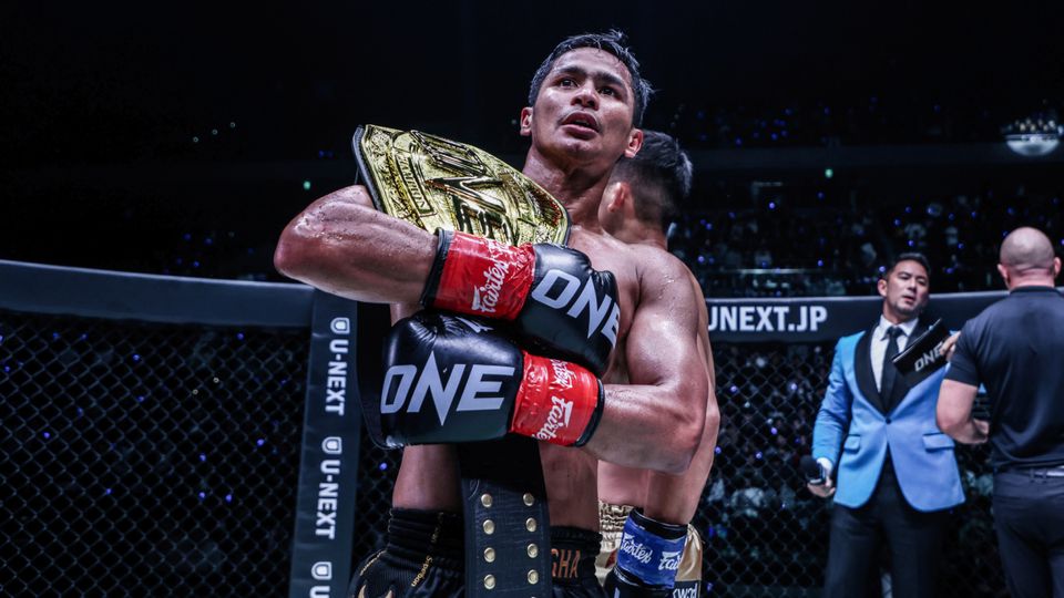 ONE Championship : ซุปเปอร์บอน ซุปเปอร์บอนเทรนนิงแคมป์ ดับซ่า มาซาอากิ โนอิริ รวบเข็มขัดคิกบ็อกซิ่ง รุ่นเฟเธอร์เวต
