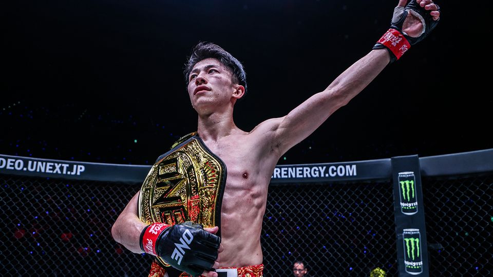 ONE Championship : นาดากะ สุดปลื้มนั่งบัลลังก์ ONE มวยไทย รุ่นอะตอมเวต