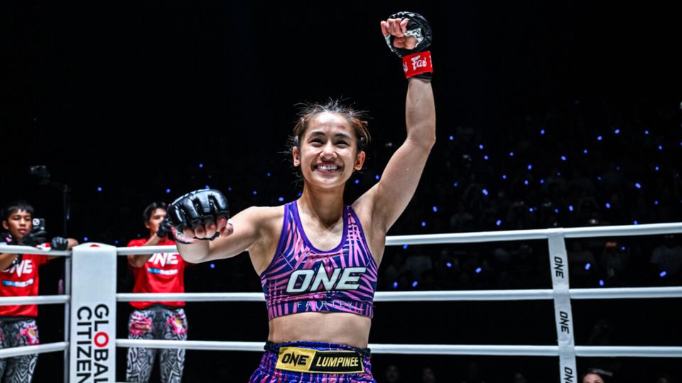 ONE ลุมพินี : อิสไลย์ เอริกา โบโมกาว พร้อมบู๊ พลอยชมพู พียู.ผ้าใบ มั่นใจลูกอึดไม่แพ้ใคร