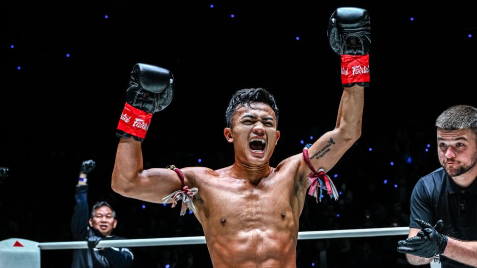 ONE ลุมพินี : ลำน้ำมูลเล็ก ทีเด็ด99 พอใจผลงานชกคิกบ็อกซิ่งครั้งแรกในชีวิต