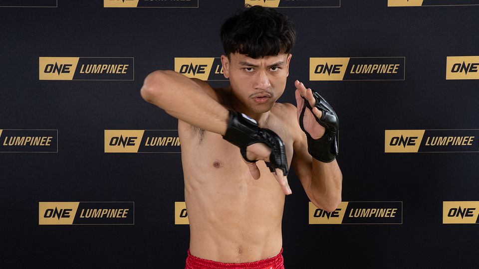 ONE ลุมพินี : จ้าวเสือใหญ่ ม.กรุงเทพธนบุรี โชว์ฟิตก่อนชน สามเอ ไก่ย่างห้าดาว ศึก ONE ลุมพินี 137