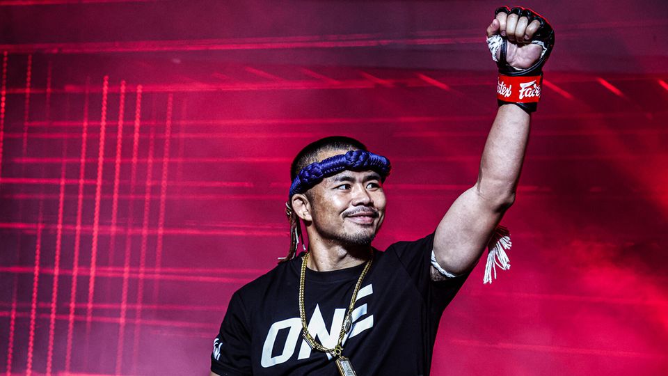 ONE ลุมพินี : โชคปรีชา พีเค.ต้อมทีเค.อะไหล่ยนต์ เล็งปิดเกมไว ซื่อสัตย์ มานพยิม ศึก ONE ลุมพินี 136