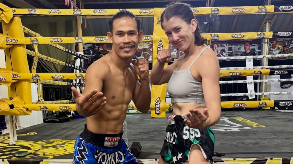 ONE ลุมพินี : ซื่อสัตย์ มานพยิม ย้อนเส้นทางรัก ซาราห์ โกเยร์ ก่อนจูงมือล่าชัยศึก ONE ลุมพินี 136