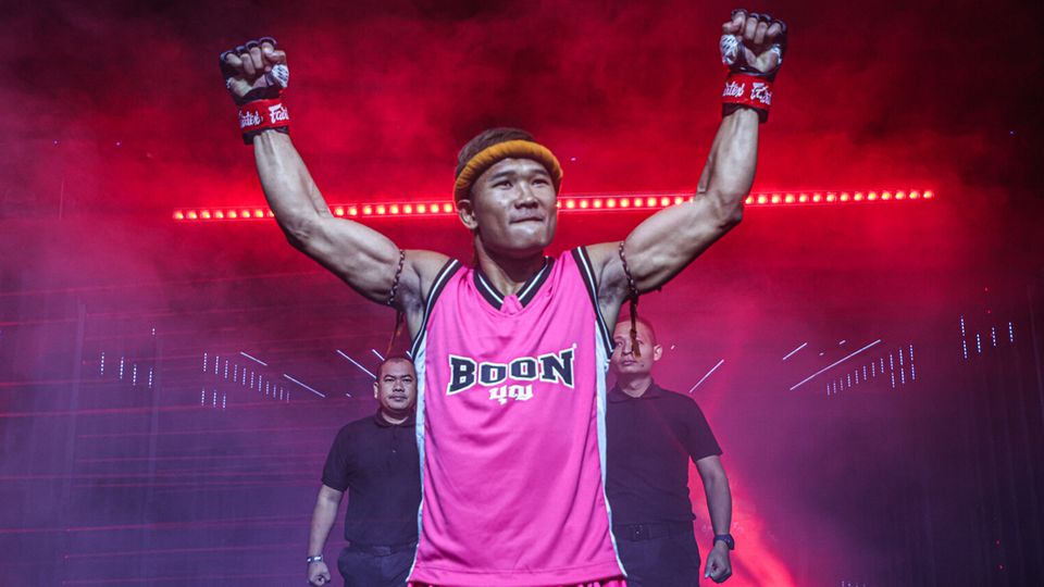 ONE ลุมพินี : กุหลาบดำ สจ.เปี๊ยกอุทัย เชื่อดวล ปตท. อภิชาติฟาร์ม เกมเดือดไฟลุก