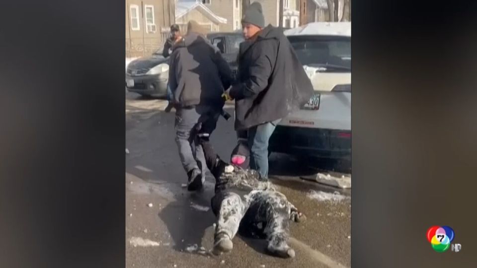 ฉาวต่อเนื่อง เผยภาพเจ้าหน้าที่ ตม.สหรัฐฯ ทำรุนแรงเกินเหตุ