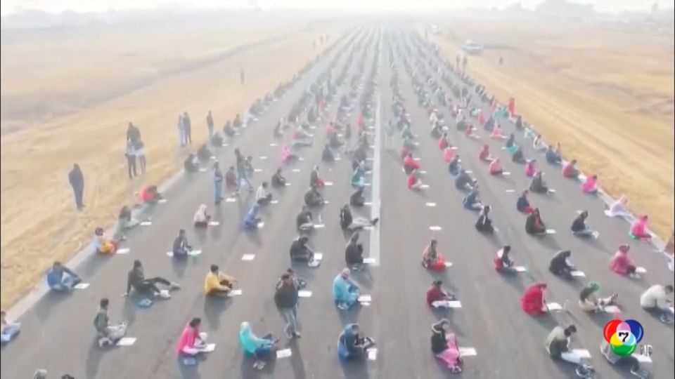 สอบคัดเลือก รปภ.ของรัฐ บนรันเวย์สนามบินที่อินเดีย