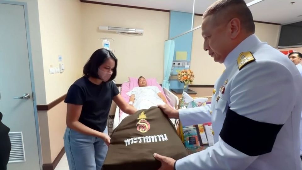 สมเด็จพระเจ้าลูกเธอ เจ้าฟ้าสิริวัณณวรี นารีรัตนราชกัญญา พระราชทานสิ่งของแก่กำลังพลที่ปฏิบัติภารกิจป้องกันประเทศบริเวณชายแดนไทย-กัมพูชา