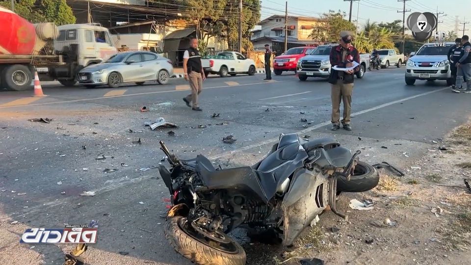 รถ จยย.แซงรถพ่วง ชนท้ายรถเก๋ง ตาย 1 คน