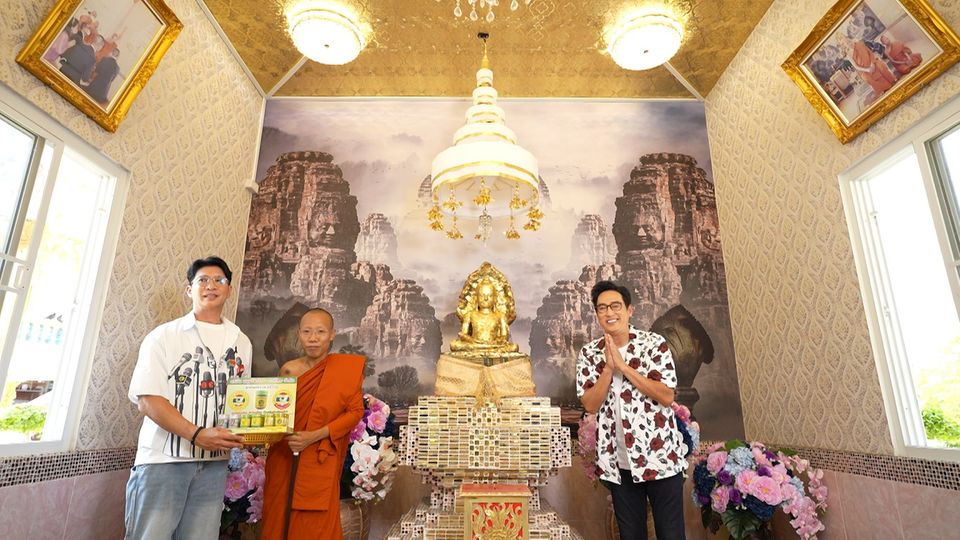 “หนุ่ม-แท่ง” พาเช็กอินชัยนาท ขอพรเกจิดัง “วัดหัวเด่น” พร้อมอิ่มอร่อยกับปลาแม่น้ำร้านดังในตำนาน