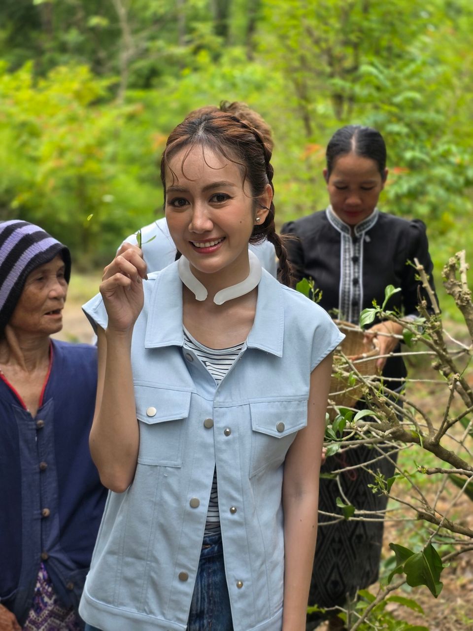 “เอ-แป้ง” ลุย “บ้านโพนไฮ” มุกดาหาร เปิดวิถีไทโส้ ป่าคือ “ตู้กับข้าว” ของชุมชน