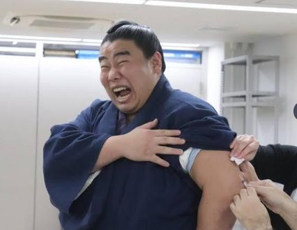 ชาวญี่ปุ่นแห่แชร์ภาพสร้างเสียงหัวเราะปนเอ็นดู  กับบรรดา ”ซูโม่” ขวัญใจ ที่ร่างกายจะบึ๊กแค่ไหน แต่ก็พ่ายเข็มฉีดยา