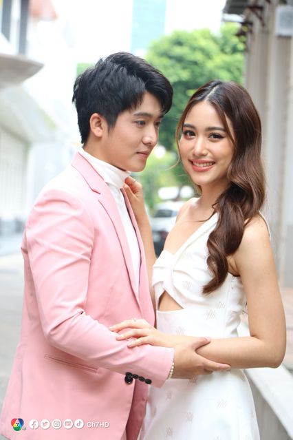 เปิดภาพบวงสรวงละคร สาวใช้ดิลิเวอรี สุดปัง ! เมฆ จุติ - แพรว เฌอมาวีร์ นำทัพนักแสดงร่วมงานพร้อมหน้า