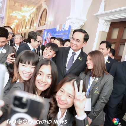 นายกรัฐมนตรี ไม่ขอตอบการเมืองกล่าวเพียงสั้นๆ Nothing