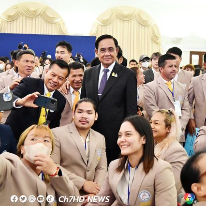 นายกรัฐมนตรี ไม่ขอตอบการเมืองกล่าวเพียงสั้นๆ Nothing