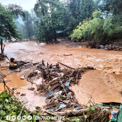 น้ำป่าไหลหลาก บ้านเรือนของผู้หนีภัยการสู้รบ ที่ อ.สบเมย จ.แม่ฮ่องสอน ได้รับความเสียหาย รวม 47 หลัง