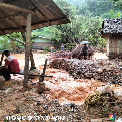 น้ำป่าไหลหลาก บ้านเรือนของผู้หนีภัยการสู้รบ ที่ อ.สบเมย จ.แม่ฮ่องสอน ได้รับความเสียหาย รวม 47 หลัง