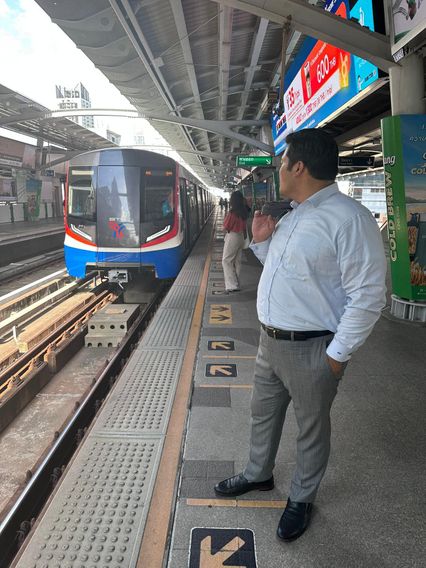 ท่านอ้น ประทับใจขึ้นรถไฟฟ้าไทยครั้งแรก เอ่ยชม สะอาดกว่ารถไฟใต้ดินที่นิวยอร์ก