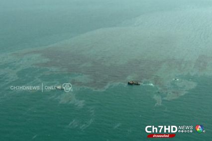 ภาพเก่าเล่าเรื่อง : 27 กรกฎาคม 2556 น้ำมันรั่วลงทะเล จากท่อรับ พีทีทีจีซี มาบตาพุด จ.ระยอง