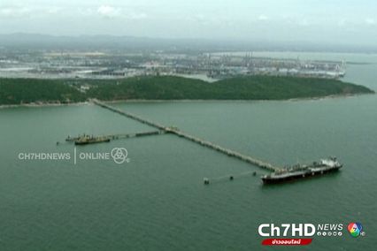 ภาพเก่าเล่าเรื่อง : 27 กรกฎาคม 2556 น้ำมันรั่วลงทะเล จากท่อรับ พีทีทีจีซี มาบตาพุด จ.ระยอง