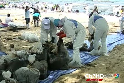 ภาพเก่าเล่าเรื่อง : 27 กรกฎาคม 2556 น้ำมันรั่วลงทะเล จากท่อรับ พีทีทีจีซี มาบตาพุด จ.ระยอง