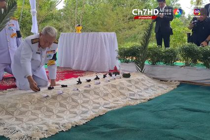 ในหลวง โปรดเกล้าฯ พระราชทานดินฝังศพ จุฬาราชมนตรี ขณะที่ชาวไทยมุสลิม ร่วมละหมาดญะนาซะห์-พิธีฝังศพ