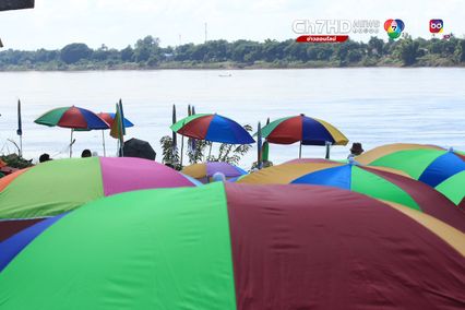 นักท่องเที่ยวแห่จองพื้นที่ ชมบั้งไฟพญานาค หน้าวัดไทย อ.โพนพิสัย จ.หนองคาย