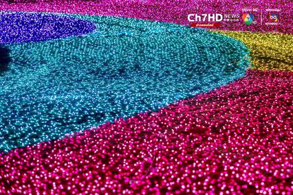 แค่วันแรก นักท่องเที่ยวก็ล้นหลาม แห่ชมความสวยงาม ตื่นตาตื่นใจ งานมนต์เสน่ห์เชียงใหม่เมืองดอกไม้งาม