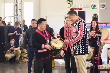 นายกฯ สวมชุดประจำเผ่า พบพี่น้องชาติพันธุ์ลาหู่  เป็นประธานพิธีสืบสานอนุรักษ์ศิลปวัฒนธรรมประเพณีปีใหม่ลาหู่นานาชาติ