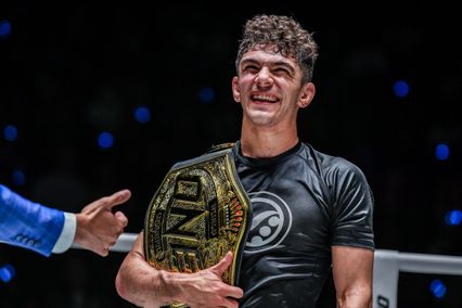ONE Championship : ไมกี มูซูเมกี รับสายดำขั้นสาม BJJ