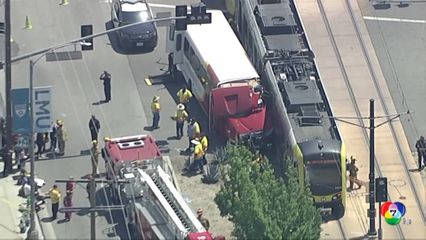 รถไฟชนรถโดยสารในลอสแอนเจลิส