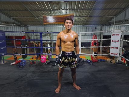 ONE ลุมพินี : กุหลาบดำ สจ.เปี๊ยกอุทัย เปิดค่ายมวยสมบูรณ์ฟาร์ม